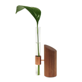 Vaso Leaf solitário em madeira vidro e cobre | Plug Design